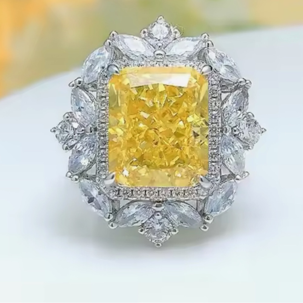 18k 4ct Radiant Canary Ring
